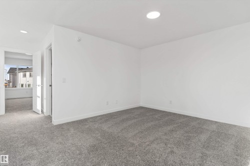142 South Ravines Drive, Devon, AB - Indoor Photo Showing Other Room