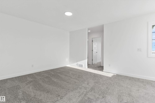 142 South Ravines Drive, Devon, AB - Indoor Photo Showing Other Room