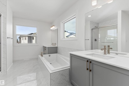 142 South Ravines Drive, Devon, AB - Indoor Photo Showing Bathroom