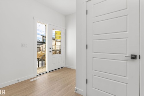 142 South Ravines Drive, Devon, AB - Indoor Photo Showing Other Room