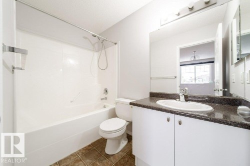 62 6304 Sandin Way, Edmonton, AB - Indoor Photo Showing Bathroom