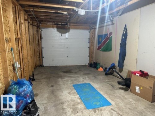 12124 122 Street, Edmonton, AB - Indoor Photo Showing Garage