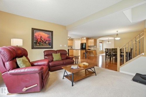 2084 Haddow Drive, Edmonton, AB - Indoor Photo Showing Living Room