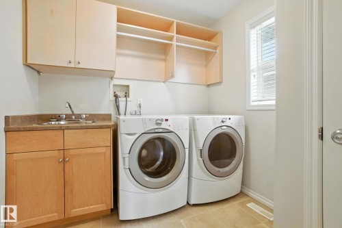 2084 Haddow Drive, Edmonton, AB - Indoor Photo Showing Laundry Room