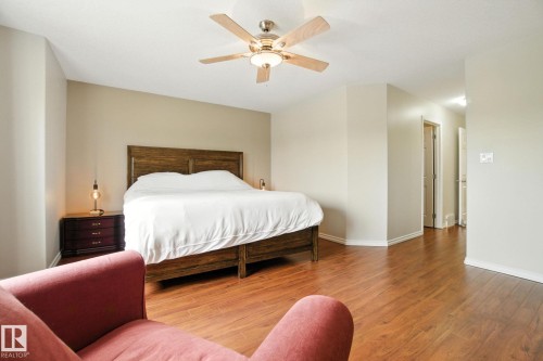 2084 Haddow Drive, Edmonton, AB - Indoor Photo Showing Bedroom
