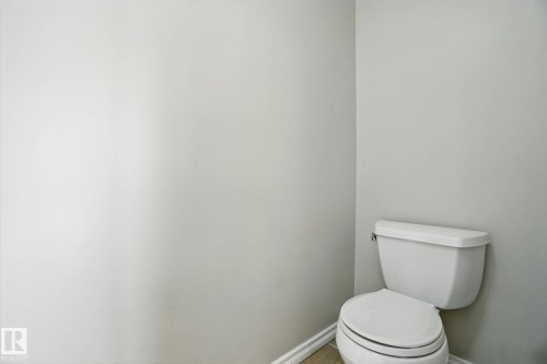 2084 Haddow Drive, Edmonton, AB - Indoor Photo Showing Bathroom