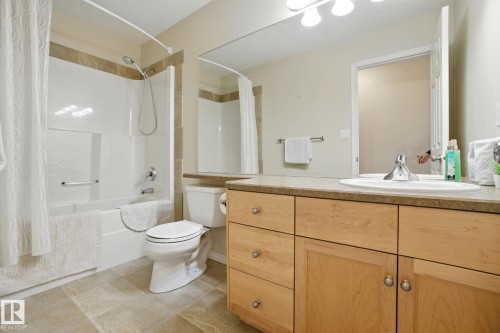 2084 Haddow Drive, Edmonton, AB - Indoor Photo Showing Bathroom