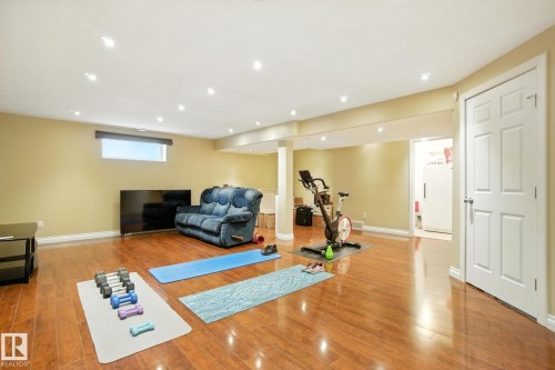 2084 Haddow Drive, Edmonton, AB - Indoor