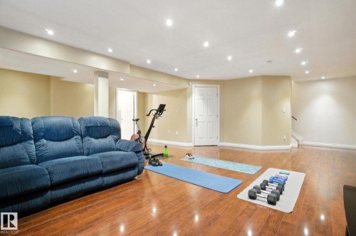 2084 Haddow Drive, Edmonton, AB - Indoor