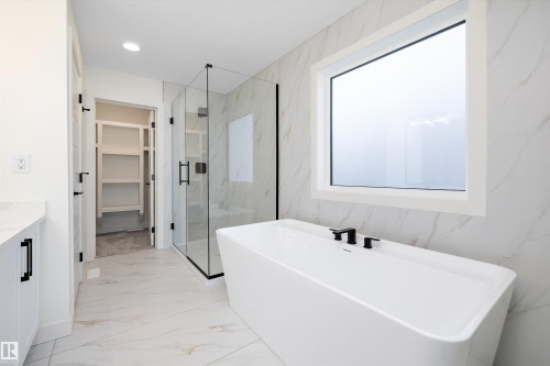 90 Chelles Wynd, St. Albert, AB - Indoor Photo Showing Bathroom