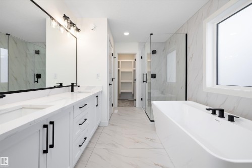 90 Chelles Wynd, St. Albert, AB - Indoor Photo Showing Bathroom