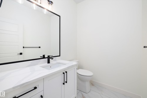 90 Chelles Wynd, St. Albert, AB - Indoor Photo Showing Bathroom