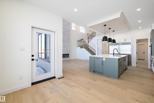 90 Chelles Wynd, St. Albert, AB - Indoor Photo Showing Kitchen With Upgraded Kitchen