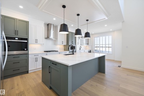 90 Chelles Wynd, St. Albert, AB - Indoor Photo Showing Kitchen With Upgraded Kitchen