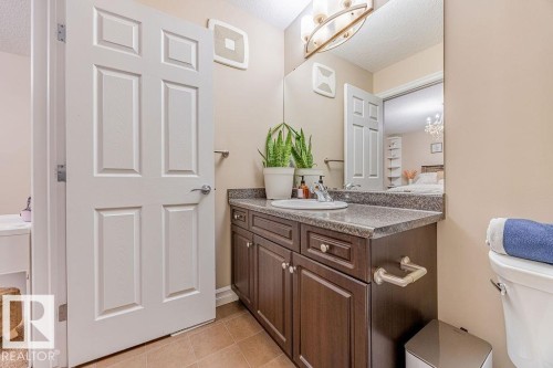 12111 167A Avenue, Edmonton, AB - Indoor Photo Showing Bathroom