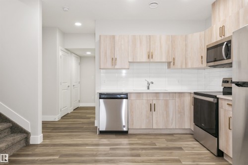 5060 Chappelle Road, Edmonton, AB - Indoor Photo Showing Kitchen With Stainless Steel Kitchen With Upgraded Kitchen