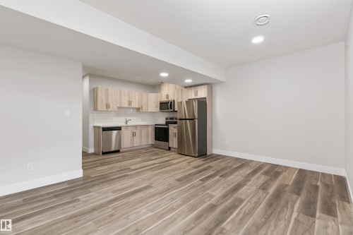 5060 Chappelle Road, Edmonton, AB - Indoor Photo Showing Kitchen With Stainless Steel Kitchen