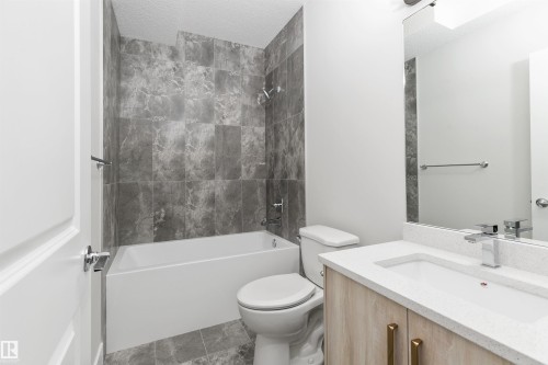 5060 Chappelle Road, Edmonton, AB - Indoor Photo Showing Bathroom