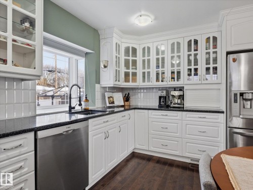 6408 84 Street, Edmonton, AB - Indoor Photo Showing Kitchen