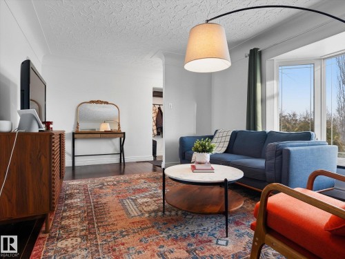 6408 84 Street, Edmonton, AB - Indoor Photo Showing Living Room