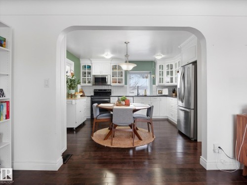 6408 84 Street, Edmonton, AB - Indoor