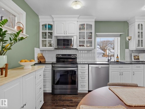 6408 84 Street, Edmonton, AB - Indoor Photo Showing Kitchen
