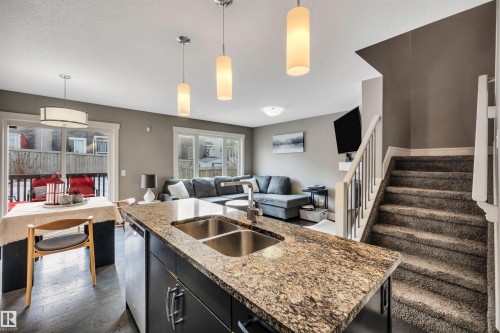 615 40 Avenue Nw, Edmonton, AB - Indoor Photo Showing Kitchen With Double Sink