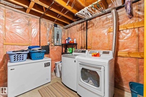 135 St. Andrews Drive, Stony Plain, AB - Indoor Photo Showing Laundry Room