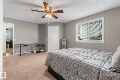 135 St. Andrews Drive, Stony Plain, AB - Indoor Photo Showing Bedroom
