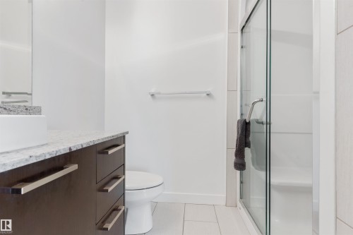 1901 10388 105 Street, Edmonton, AB - Indoor Photo Showing Bathroom