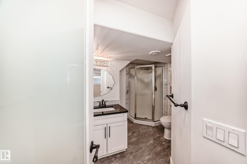 18 Morgan Crescent, St. Albert, AB - Indoor Photo Showing Laundry Room