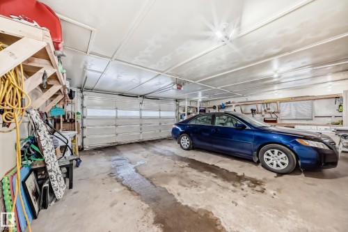18 Morgan Crescent, St. Albert, AB - Indoor Photo Showing Garage