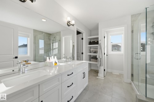 54 Willow Link, Fort Saskatchewan, AB - Indoor Photo Showing Bathroom