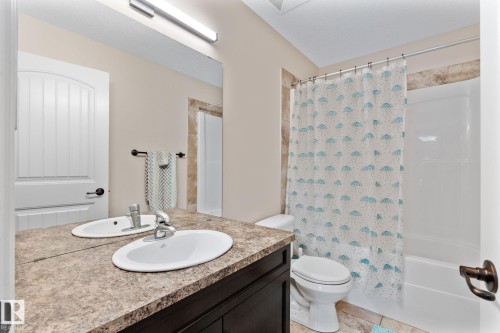 2 Longview Point(E), Spruce Grove, AB - Indoor Photo Showing Bathroom