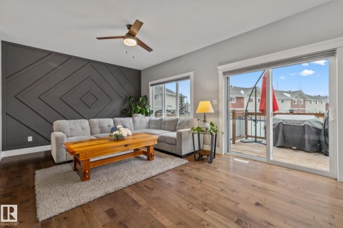 16807 60 Street, Edmonton, AB - Indoor Photo Showing Living Room