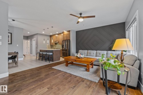 16807 60 Street, Edmonton, AB - Indoor Photo Showing Living Room