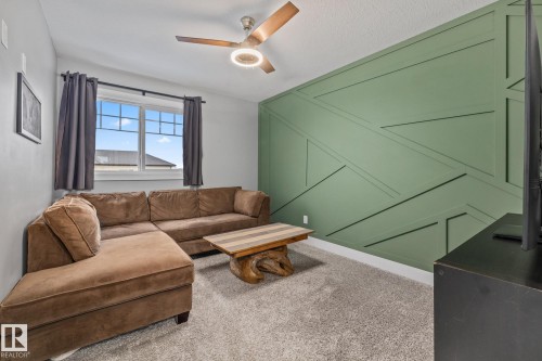 16807 60 Street, Edmonton, AB - Indoor Photo Showing Living Room