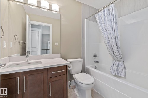 16807 60 Street, Edmonton, AB - Indoor Photo Showing Bathroom