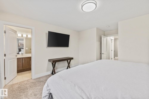 16807 60 Street, Edmonton, AB - Indoor Photo Showing Bedroom