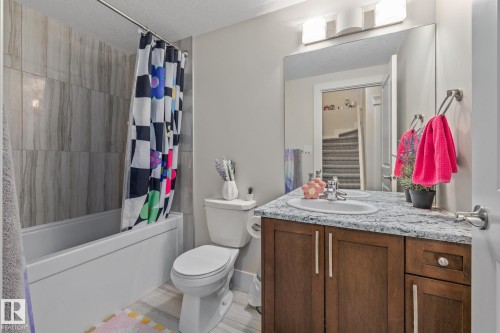 16807 60 Street, Edmonton, AB - Indoor Photo Showing Bathroom