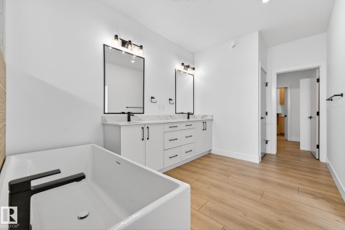 4005 40 Ave, Beaumont, AB - Indoor Photo Showing Bathroom