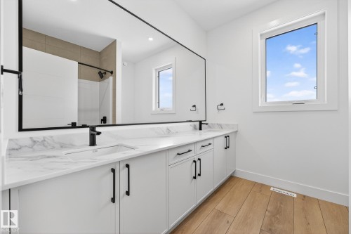 4005 40 Ave, Beaumont, AB - Indoor Photo Showing Bathroom