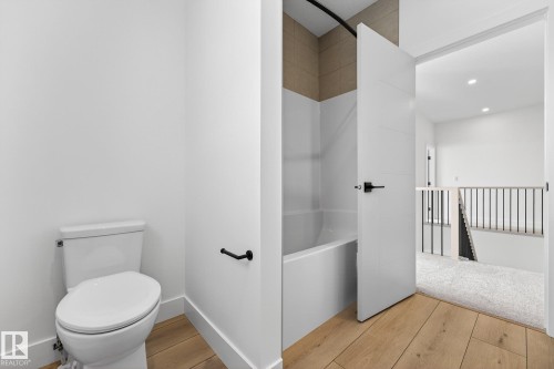 4005 40 Ave, Beaumont, AB - Indoor Photo Showing Bathroom