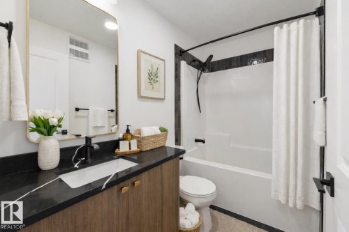 5 Cobblestone Gate, Spruce Grove, AB - Indoor Photo Showing Bathroom
