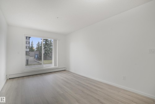 114 3357 16A Avenue, Edmonton, AB - Indoor Photo Showing Other Room
