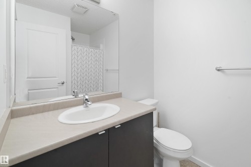 114 3357 16A Avenue, Edmonton, AB - Indoor Photo Showing Bathroom