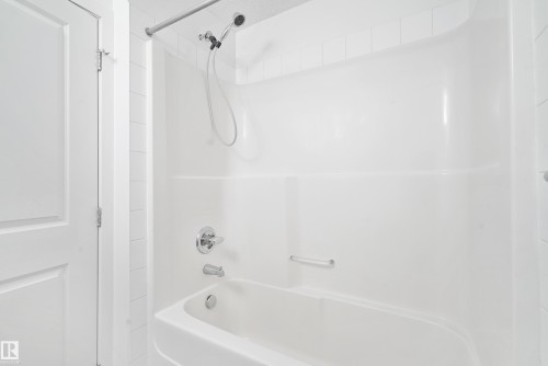 114 3357 16A Avenue, Edmonton, AB - Indoor Photo Showing Bathroom