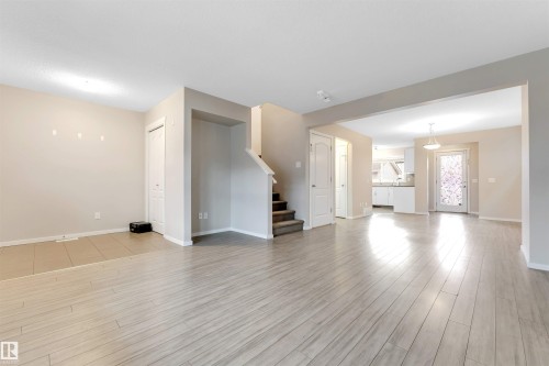 610 Tamarack Road, Edmonton, AB - Indoor