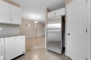 610 Tamarack Road, Edmonton, AB  - Indoor Photo Showing Kitchen 