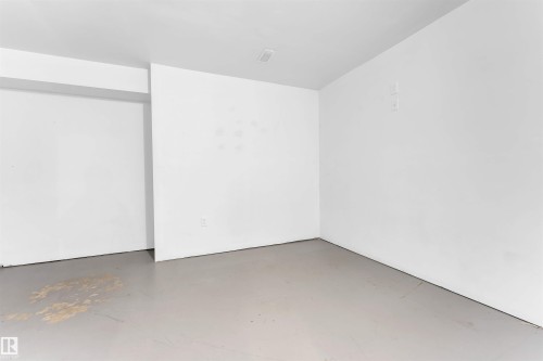 610 Tamarack Road, Edmonton, AB - Indoor Photo Showing Other Room